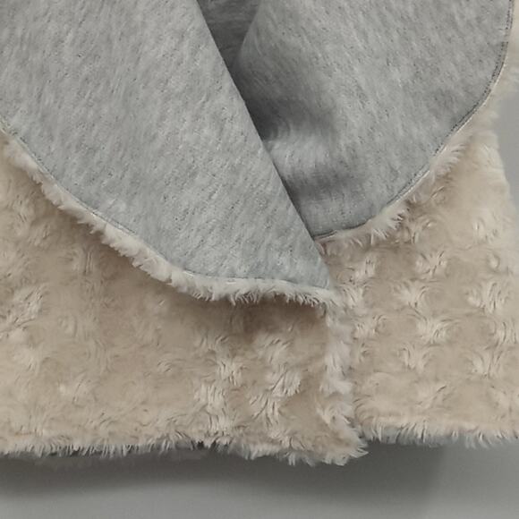 Right Bank Babies Girls Faux Fur/ Fleece Reversible Crop Vest Size 7 - Picture 11 of 12